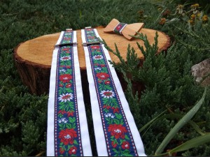 Folklore set - wooden bowtie and braces