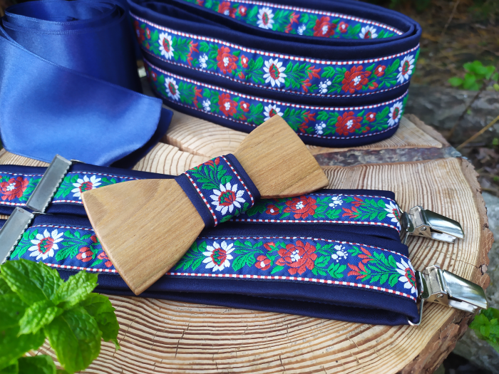 Folklore set - wooden bowtie, braces and women's belt